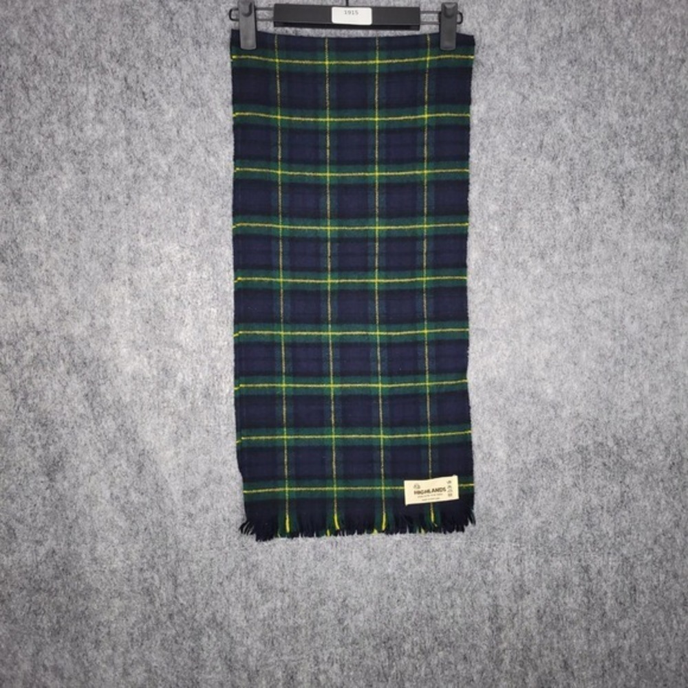 Highlands 100 Pure‎ New Wool Scarf Made in Scotland Tartan Plaid Fringe